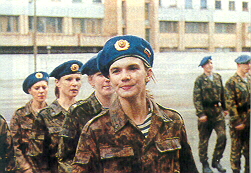 bluebere.jpg (78810 bytes)