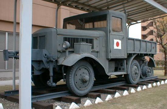 japanese truck.jpg (39612 bytes)